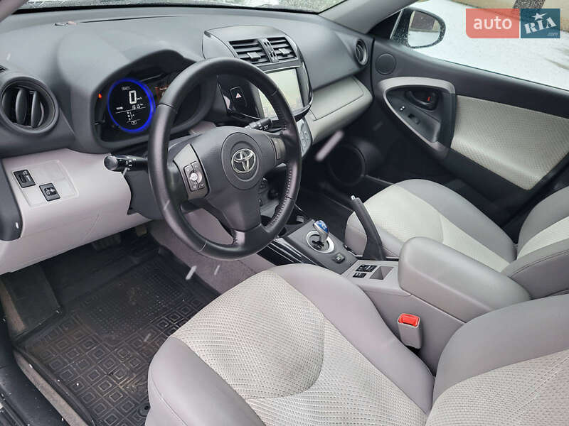 Позашляховик / Кросовер Toyota RAV4 EV 2014 в Черкасах фото 51 Позашляховик / Кросовер Toyota RAV4 EV 2014 в Черкасах