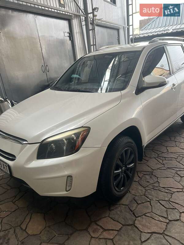 Внедорожник / Кроссовер Toyota RAV4 EV 2013 в Белой Церкви