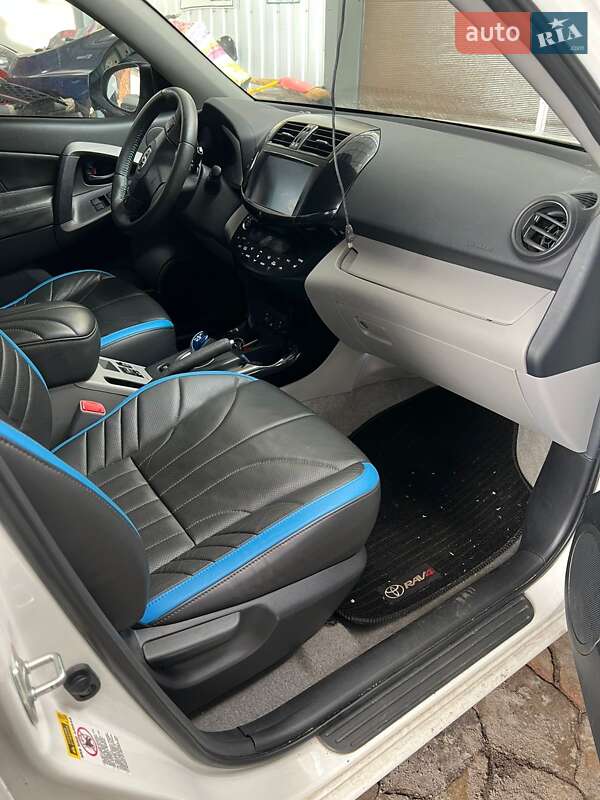 Внедорожник / Кроссовер Toyota RAV4 EV 2013 в Белой Церкви
