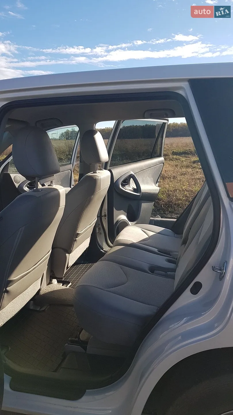 2014 Toyota RAV 4 - мініатюра 19