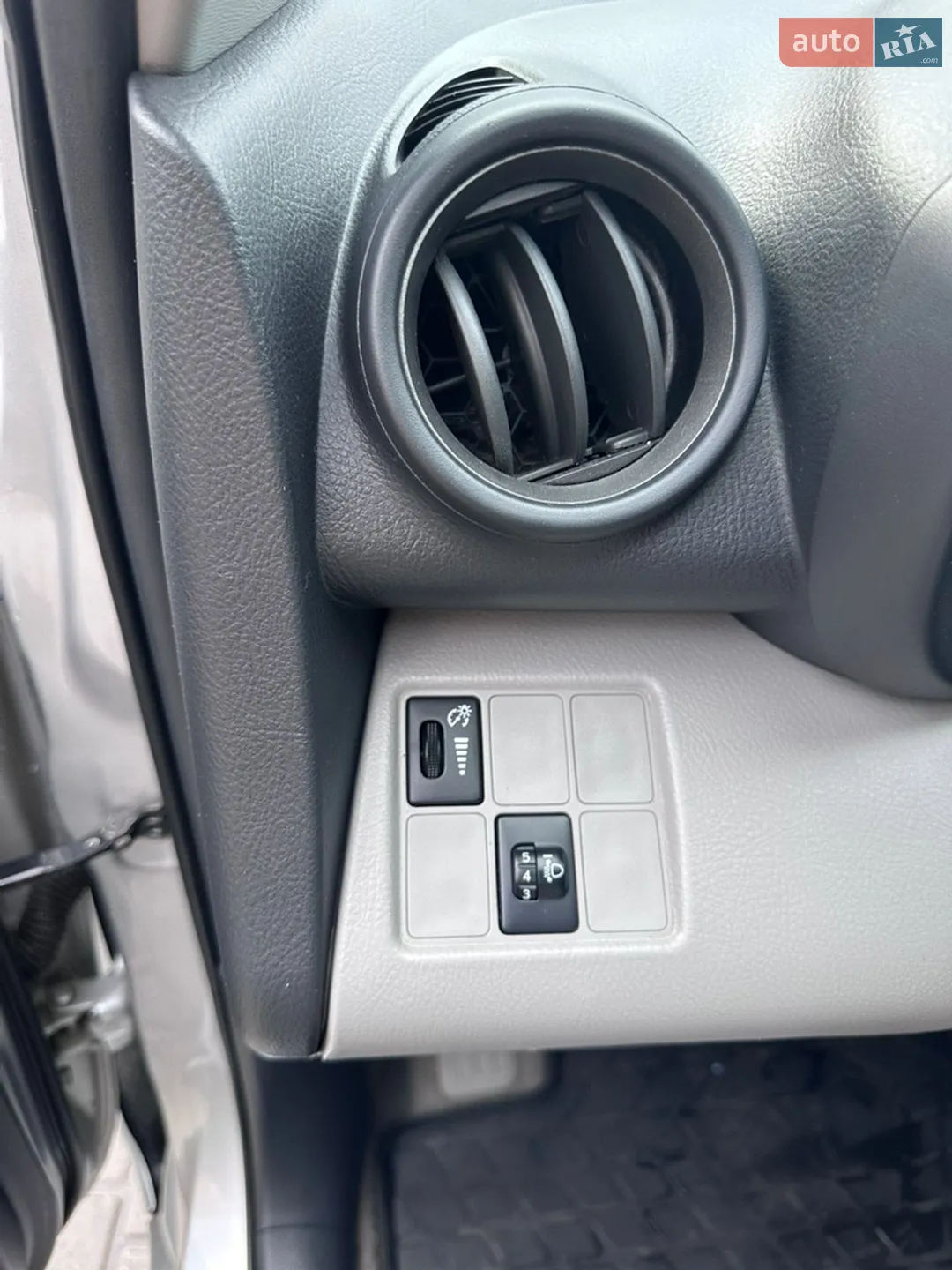 2014 Toyota RAV 4 - мініатюра 17