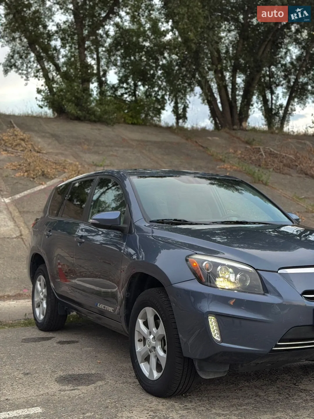 2014 Toyota RAV 4 - мініатюра 3