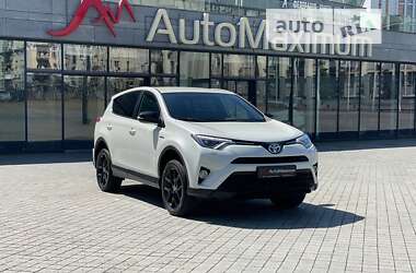 Внедорожник / Кроссовер Toyota RAV4 PHEV 2018 в Киеве