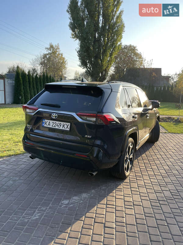 Внедорожник / Кроссовер Toyota RAV4 PHEV 2022 в Киеве