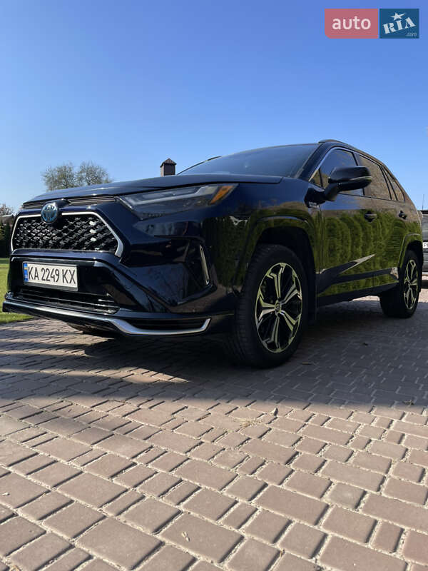 Внедорожник / Кроссовер Toyota RAV4 PHEV 2022 в Киеве