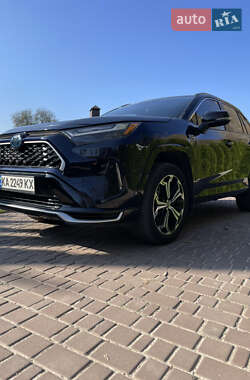 Внедорожник / Кроссовер Toyota RAV4 PHEV 2022 в 