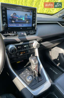 Внедорожник / Кроссовер Toyota RAV4 PHEV 2022 в 