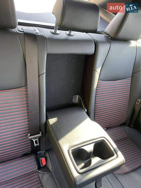 Внедорожник / Кроссовер Toyota RAV4 PHEV 2022 в Киеве