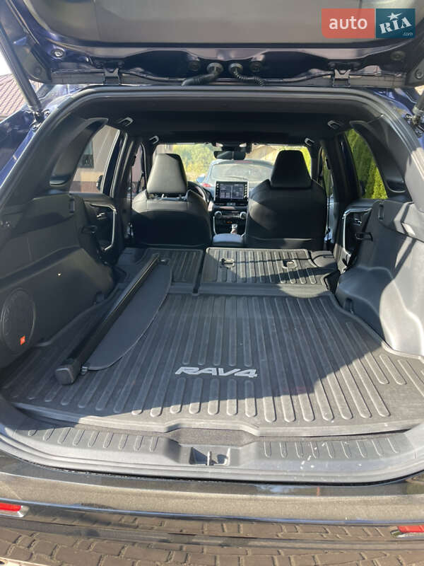 Внедорожник / Кроссовер Toyota RAV4 PHEV 2022 в Киеве