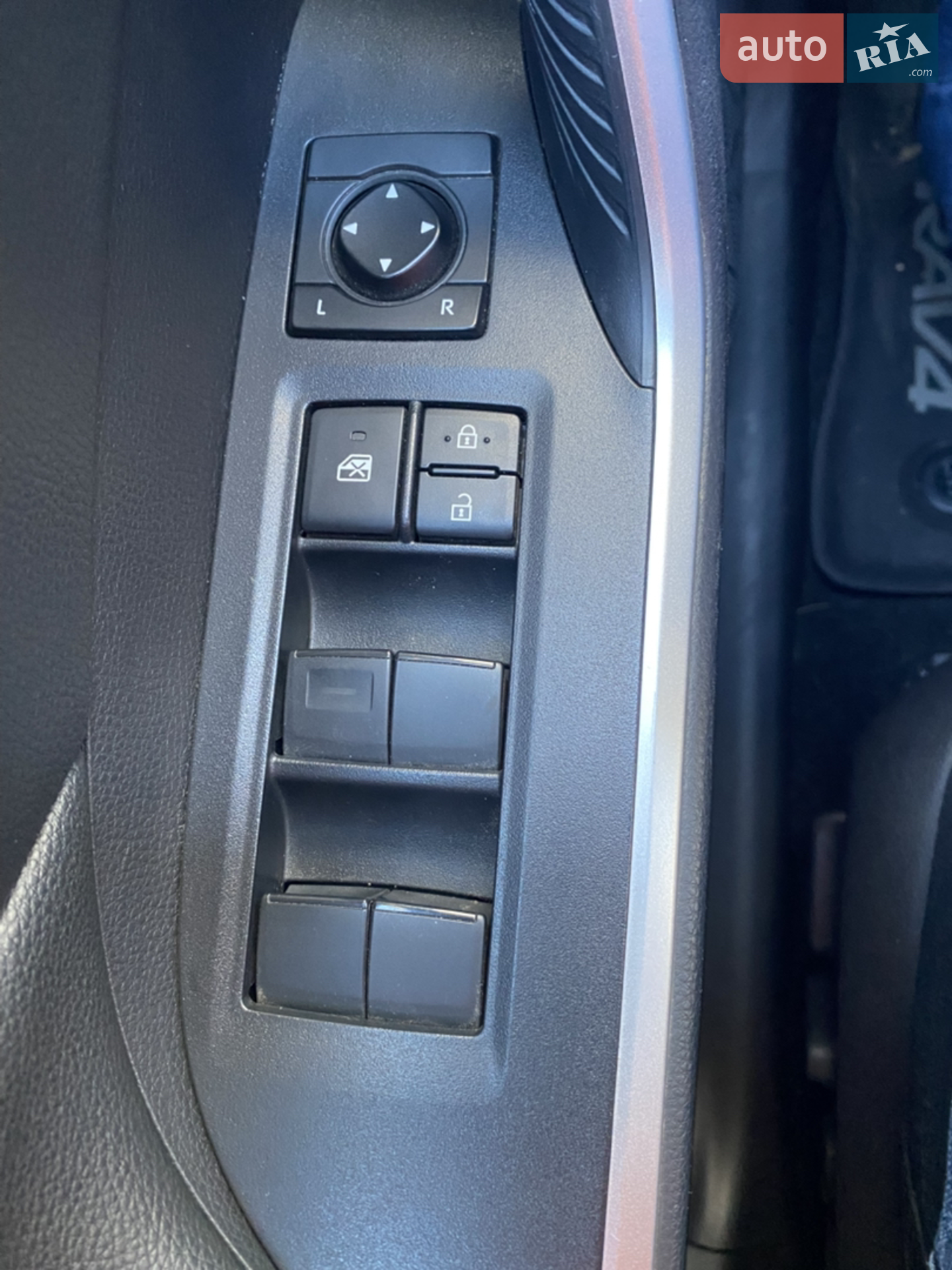 2021 Toyota RAV 4 - мініатюра 18