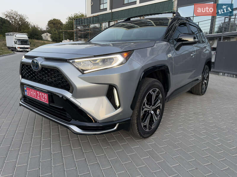 Внедорожник / Кроссовер Toyota RAV4 PHEV 2020 в Ровно