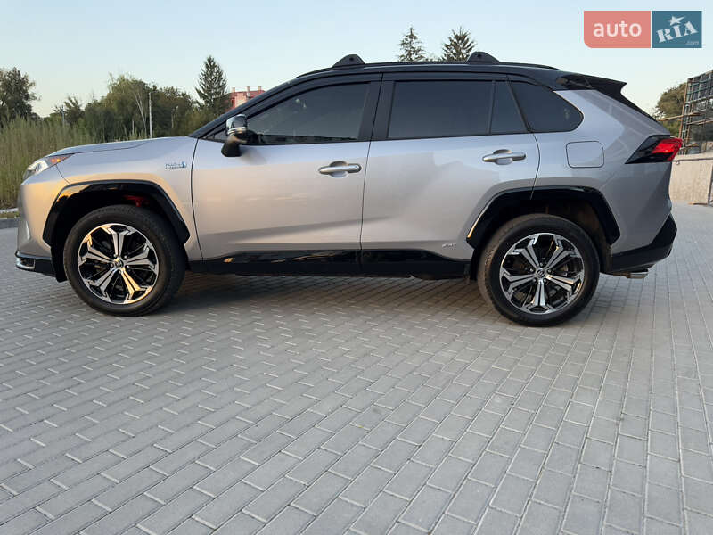 Внедорожник / Кроссовер Toyota RAV4 PHEV 2020 в Ровно
