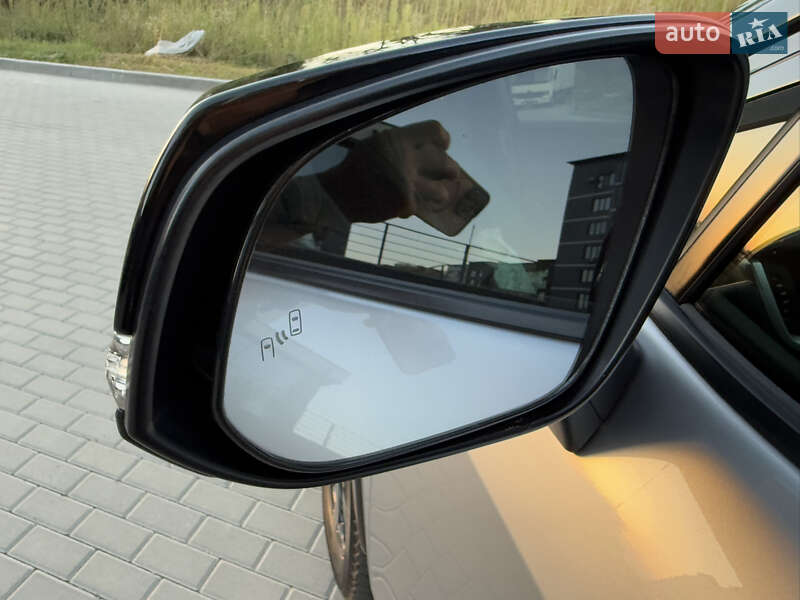 Внедорожник / Кроссовер Toyota RAV4 PHEV 2020 в Ровно