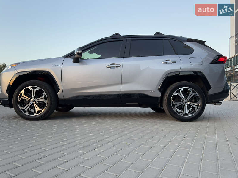 Внедорожник / Кроссовер Toyota RAV4 PHEV 2020 в Ровно