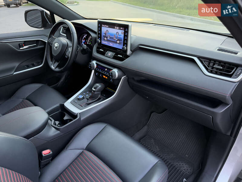 Внедорожник / Кроссовер Toyota RAV4 PHEV 2020 в Ровно