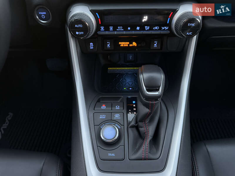 Внедорожник / Кроссовер Toyota RAV4 PHEV 2020 в Ровно