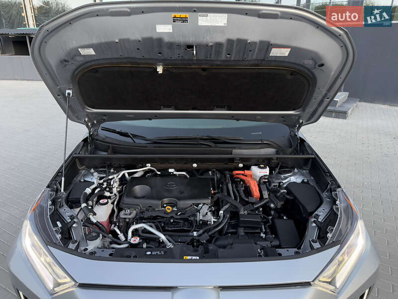 Внедорожник / Кроссовер Toyota RAV4 PHEV 2020 в Ровно