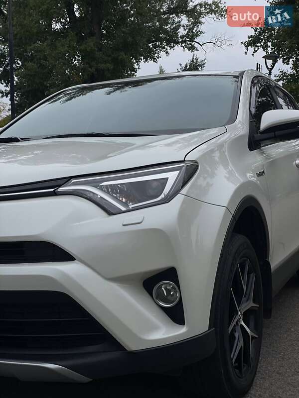 Позашляховик / Кросовер Toyota RAV4 PHEV 2016 в Києві фото 2 Позашляховик / Кросовер Toyota RAV4 PHEV 2016 в Києві
