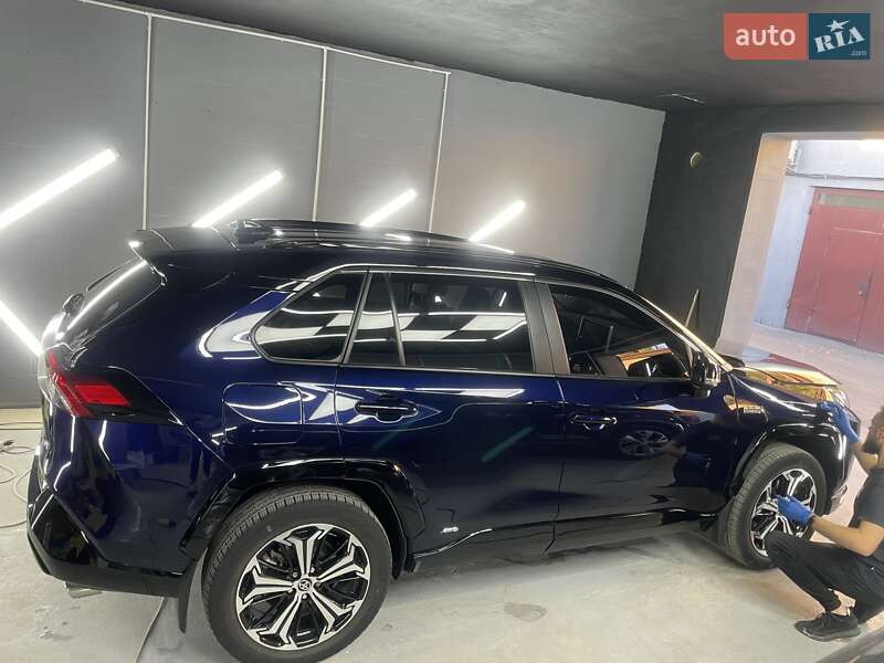 Позашляховик / Кросовер Toyota RAV4 PHEV 2022 в Києві