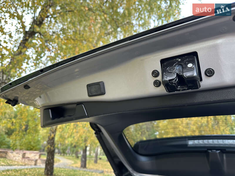 Позашляховик / Кросовер Toyota RAV4 PHEV 2023 в Києві фото 62 Позашляховик / Кросовер Toyota RAV4 PHEV 2023 в Києві