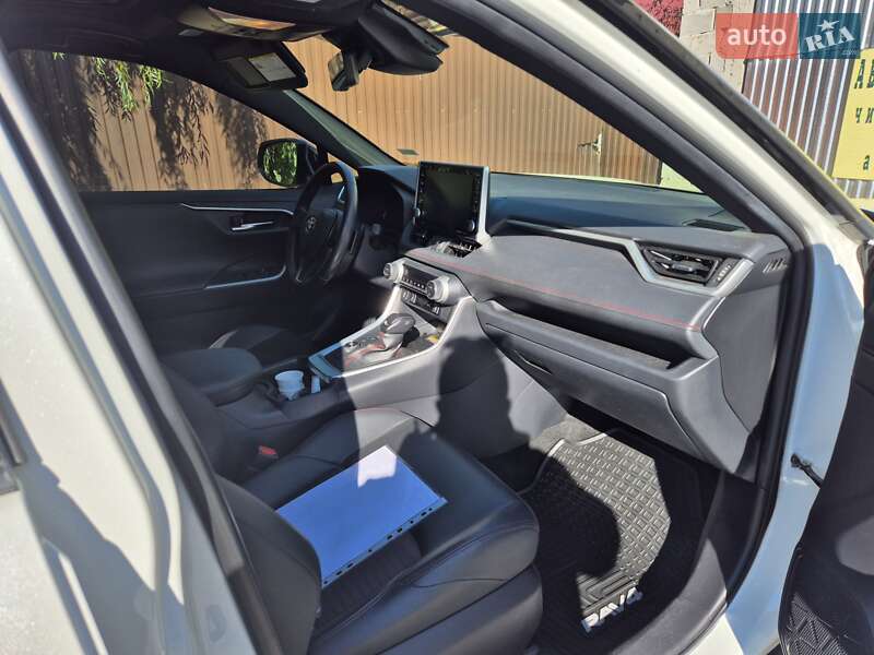 Позашляховик / Кросовер Toyota RAV4 PHEV 2021 в Ужгороді фото 7 Позашляховик / Кросовер Toyota RAV4 PHEV 2021 в Ужгороді