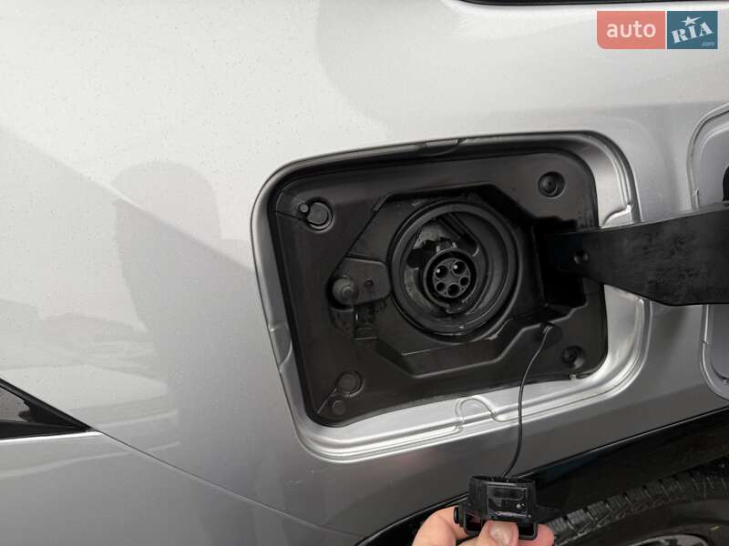 Позашляховик / Кросовер Toyota RAV4 PHEV 2024 в Києві