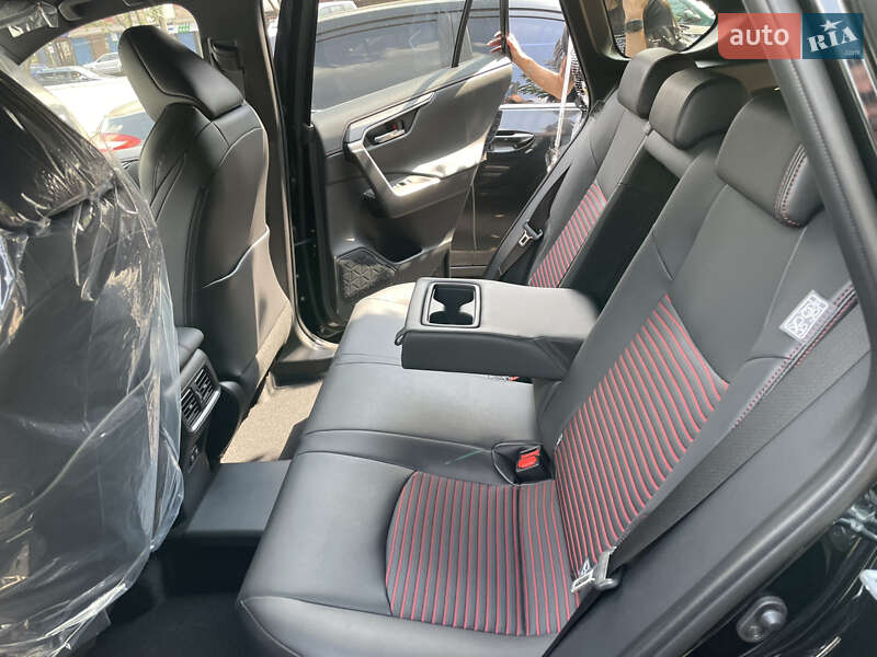 Позашляховик / Кросовер Toyota RAV4 PHEV 2021 в Кривому Розі