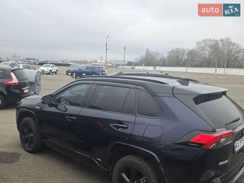 Внедорожник / Кроссовер Toyota RAV4 PHEV 2021 в Киеве