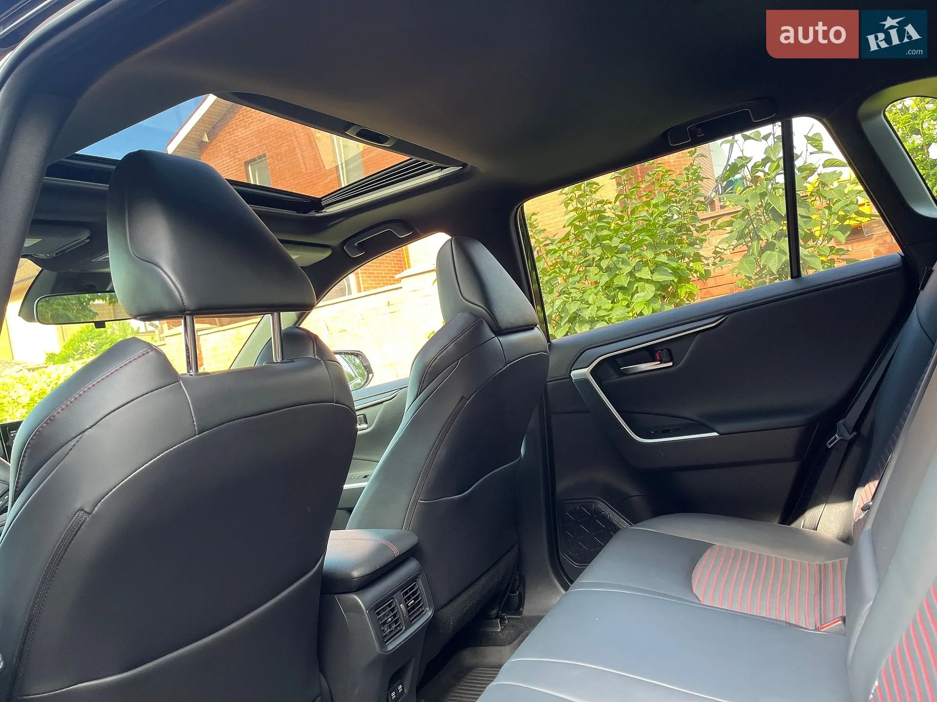 2021 Toyota RAV 4 - мініатюра 12