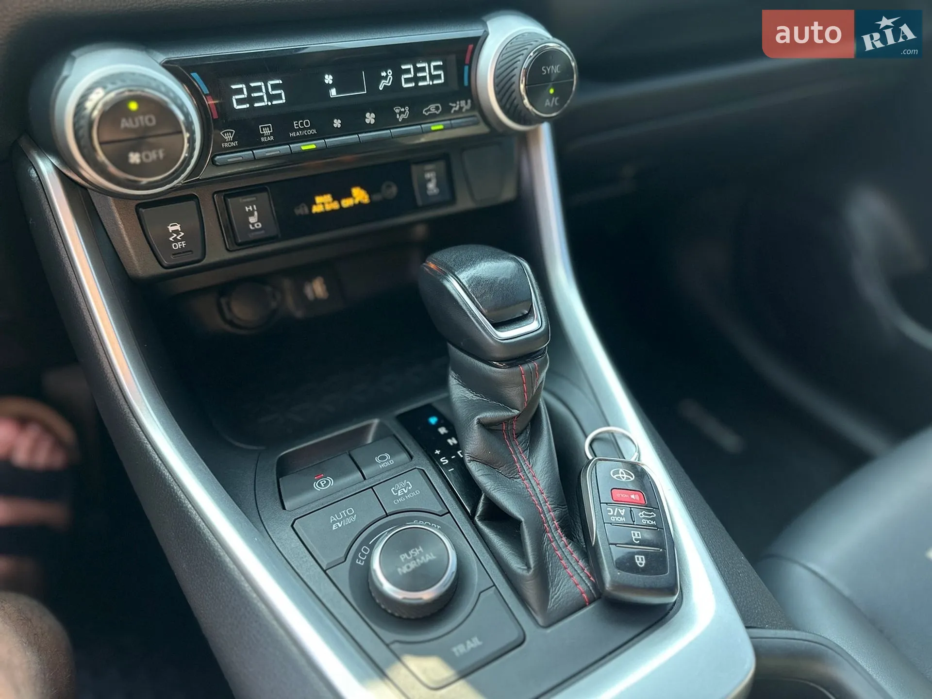 2023 Toyota RAV 4 - мініатюра 25