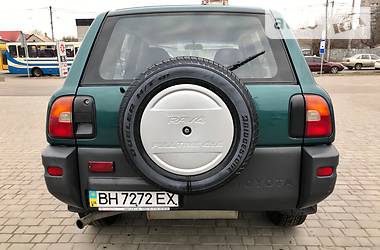 Позашляховик / Кросовер Toyota RAV4 1998 в Одесі