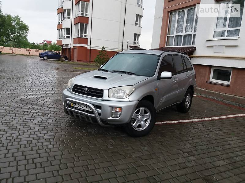 Внедорожник / Кроссовер Toyota RAV4 2002 в Ивано-Франковске