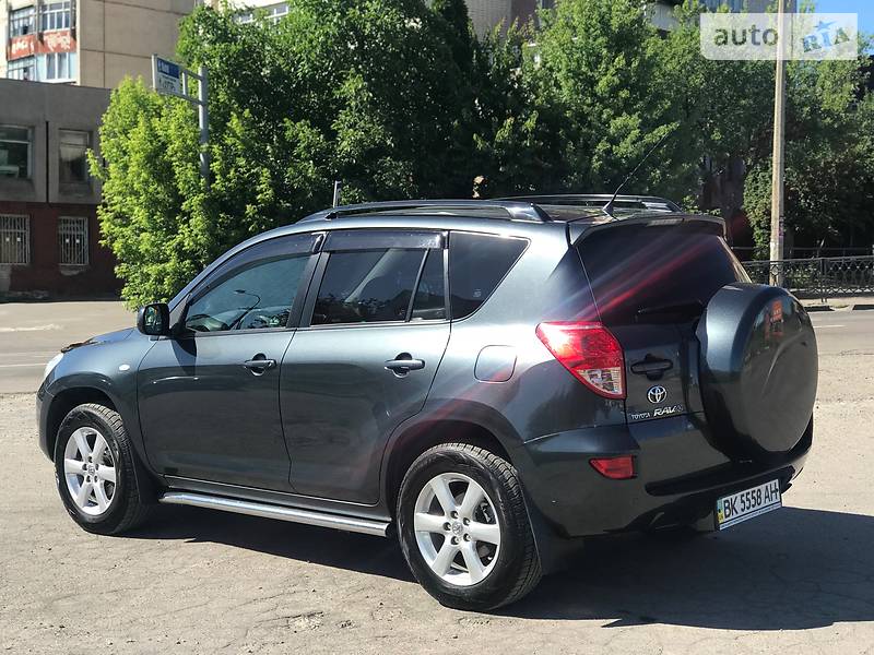 Внедорожник / Кроссовер Toyota RAV4 2008 в Ровно