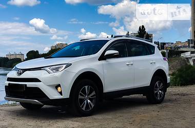 Внедорожник / Кроссовер Toyota RAV4 2016 в Киеве