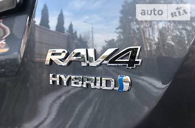 Позашляховик / Кросовер Toyota RAV4 2017 в Києві