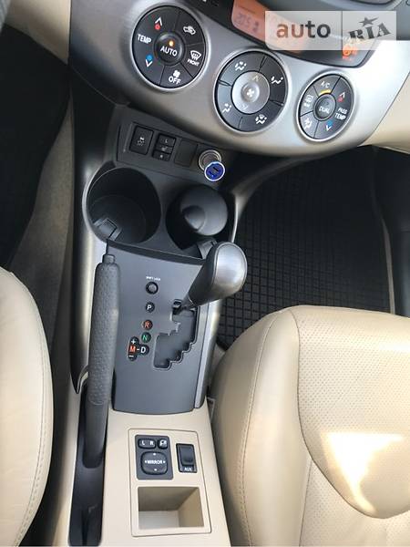 Внедорожник / Кроссовер Toyota RAV4 2013 в Киеве
