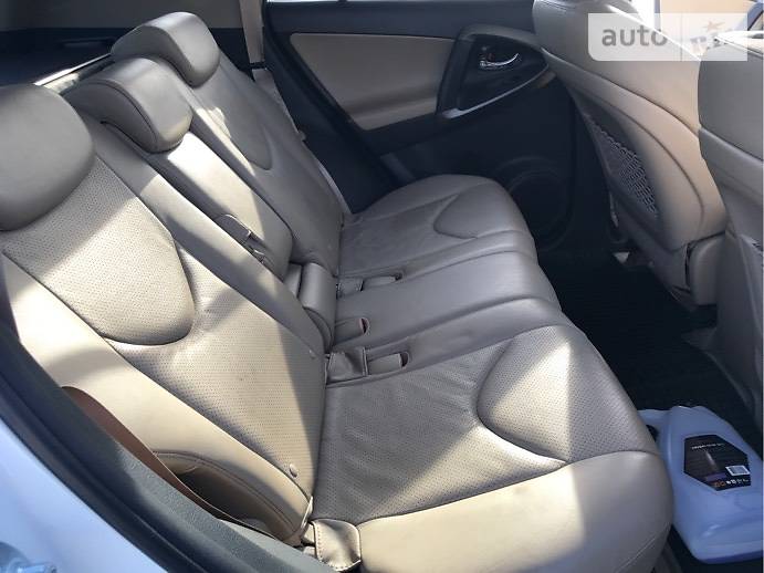 Внедорожник / Кроссовер Toyota RAV4 2013 в Киеве