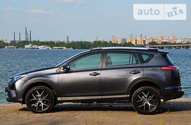 Внедорожник / Кроссовер Toyota RAV4 2018 в Киеве