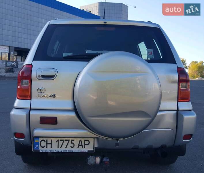 Внедорожник / Кроссовер Toyota RAV4 2001 в Киеве