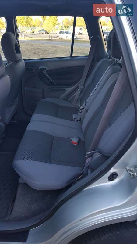 Внедорожник / Кроссовер Toyota RAV4 2001 в Киеве