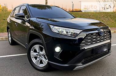 Внедорожник / Кроссовер Toyota RAV4 2019 в Киеве