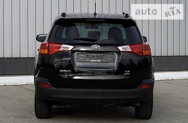 Позашляховик / Кросовер Toyota RAV4 2014 в 