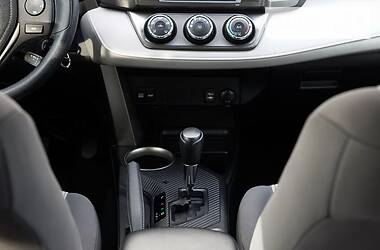 Позашляховик / Кросовер Toyota RAV4 2014 в 