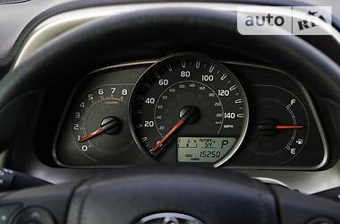 Позашляховик / Кросовер Toyota RAV4 2014 в 