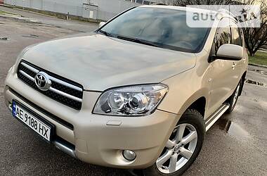 Позашляховик / Кросовер Toyota RAV4 2008 в 