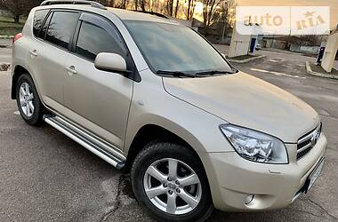 Позашляховик / Кросовер Toyota RAV4 2008 в 