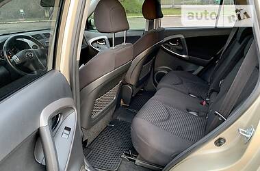 Позашляховик / Кросовер Toyota RAV4 2008 в 