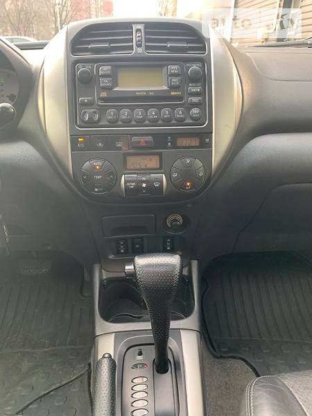 Позашляховик / Кросовер Toyota RAV4 2005 в Дніпрі
