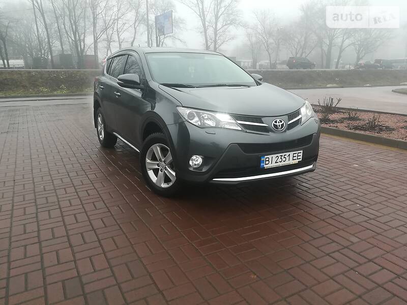 Позашляховик / Кросовер Toyota RAV4 2013 в Полтаві