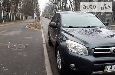 Позашляховик / Кросовер Toyota RAV4 2008 в 